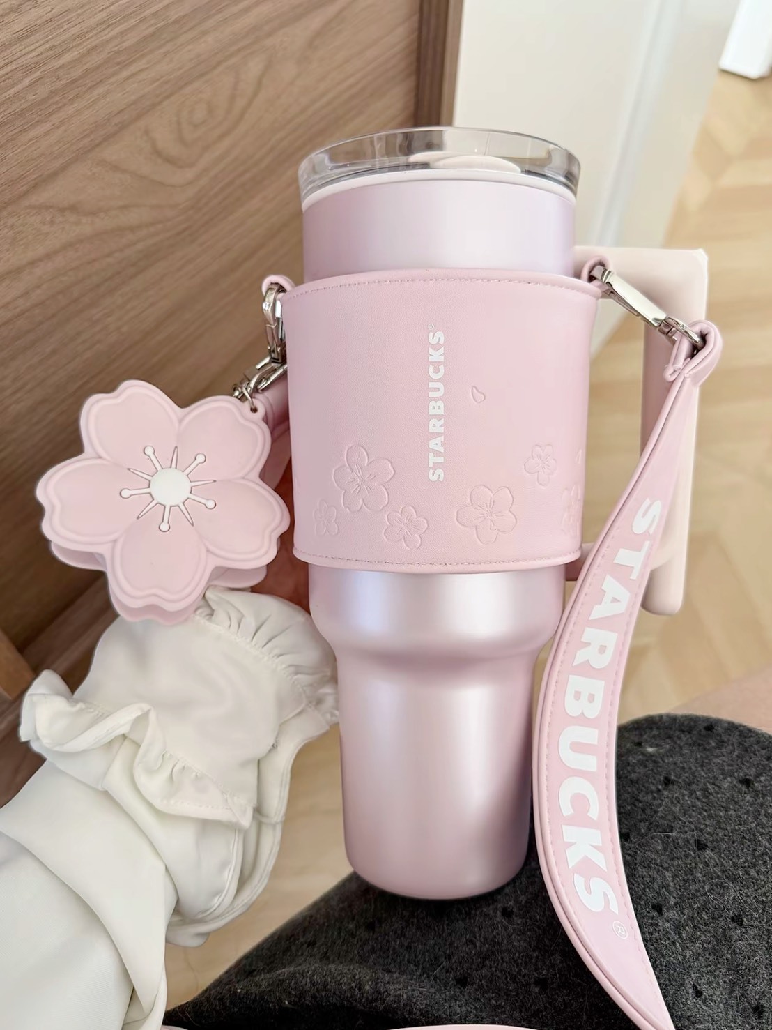 STARBUCKS 星巴克 暮櫻翩翩系列 珠光粉 大容量 雙飲口 不鏽鋼杯 附杯套 1180ML