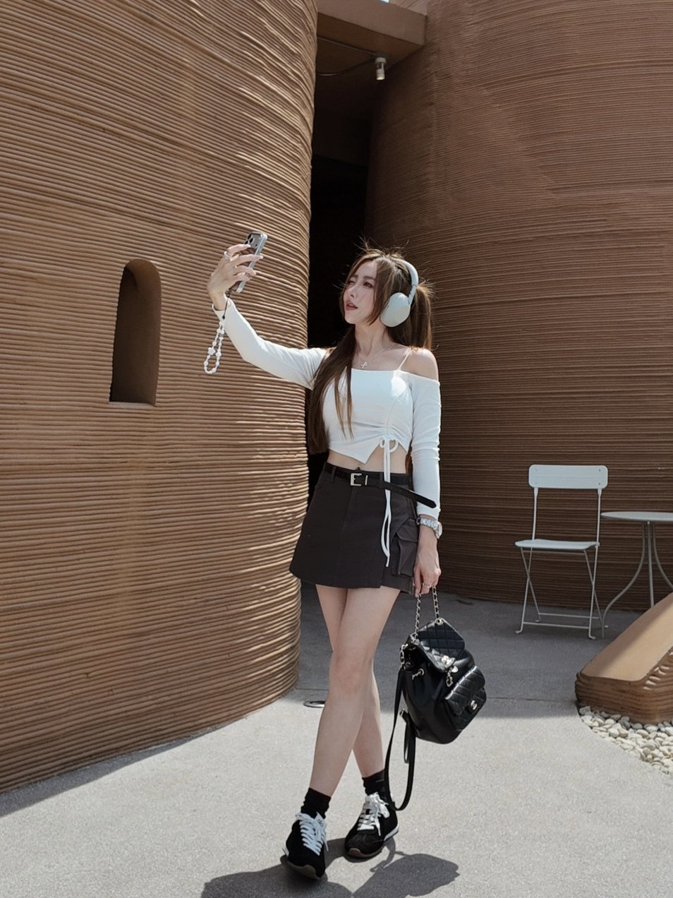 U領肩帶下擺三角上衣