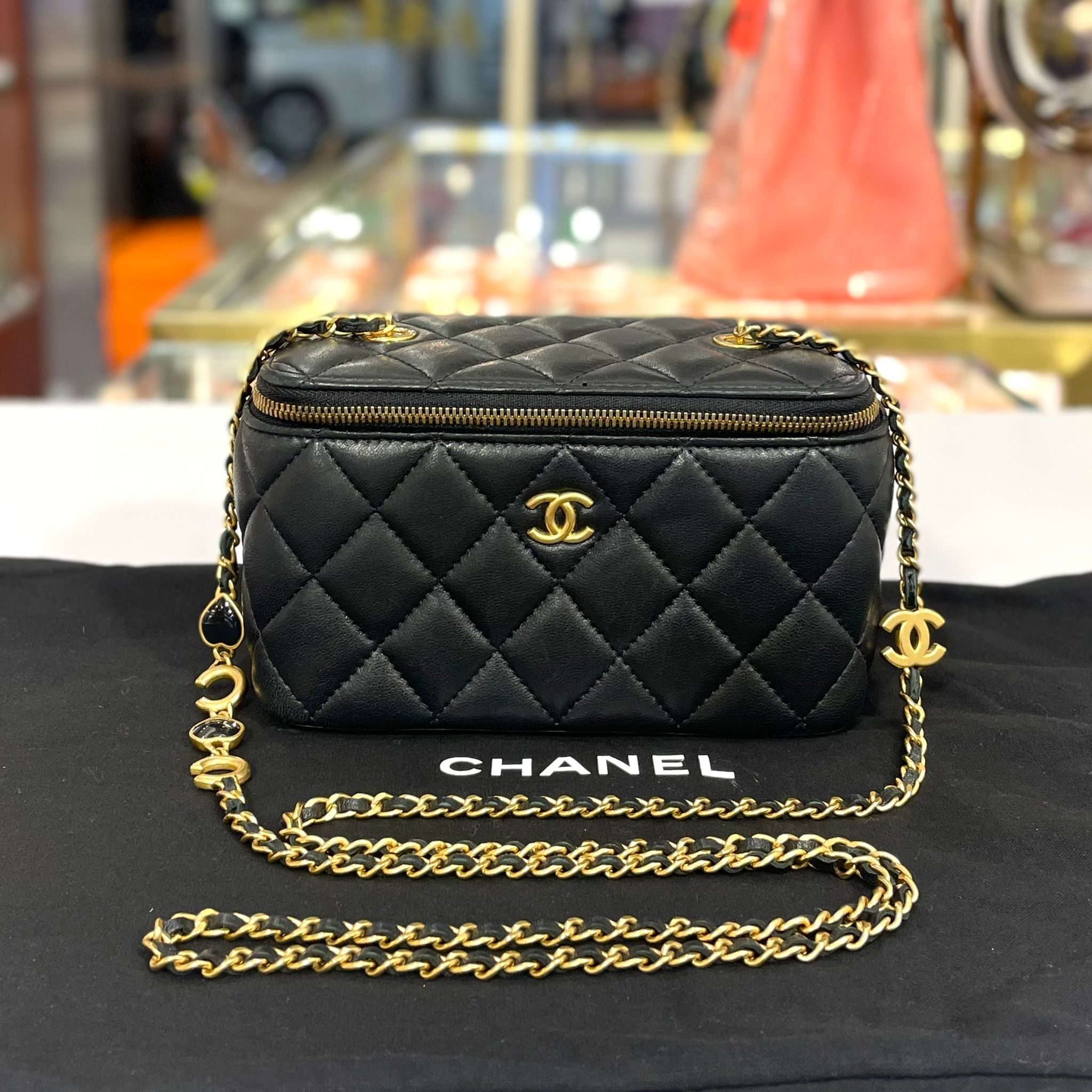 95%NEW二手CHANEL長盒子 AP3034 黑色羊皮/金扣 特別心心COCO鏈 #香榭站正品