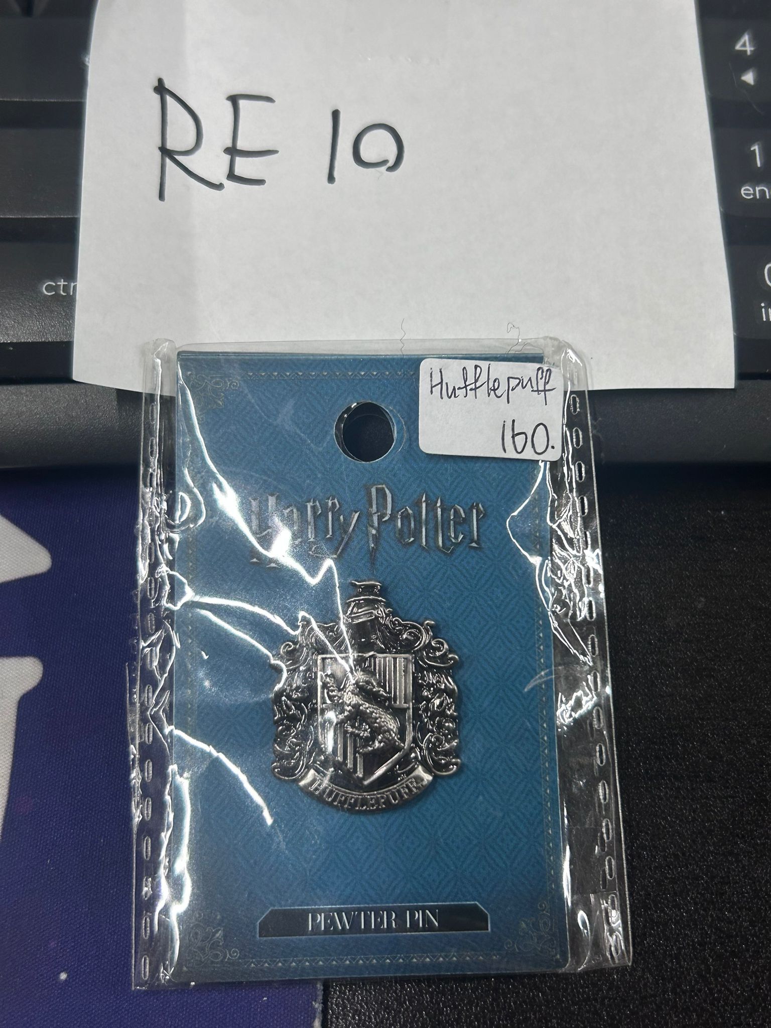 其他 hufflepuff 襟章 #RE10