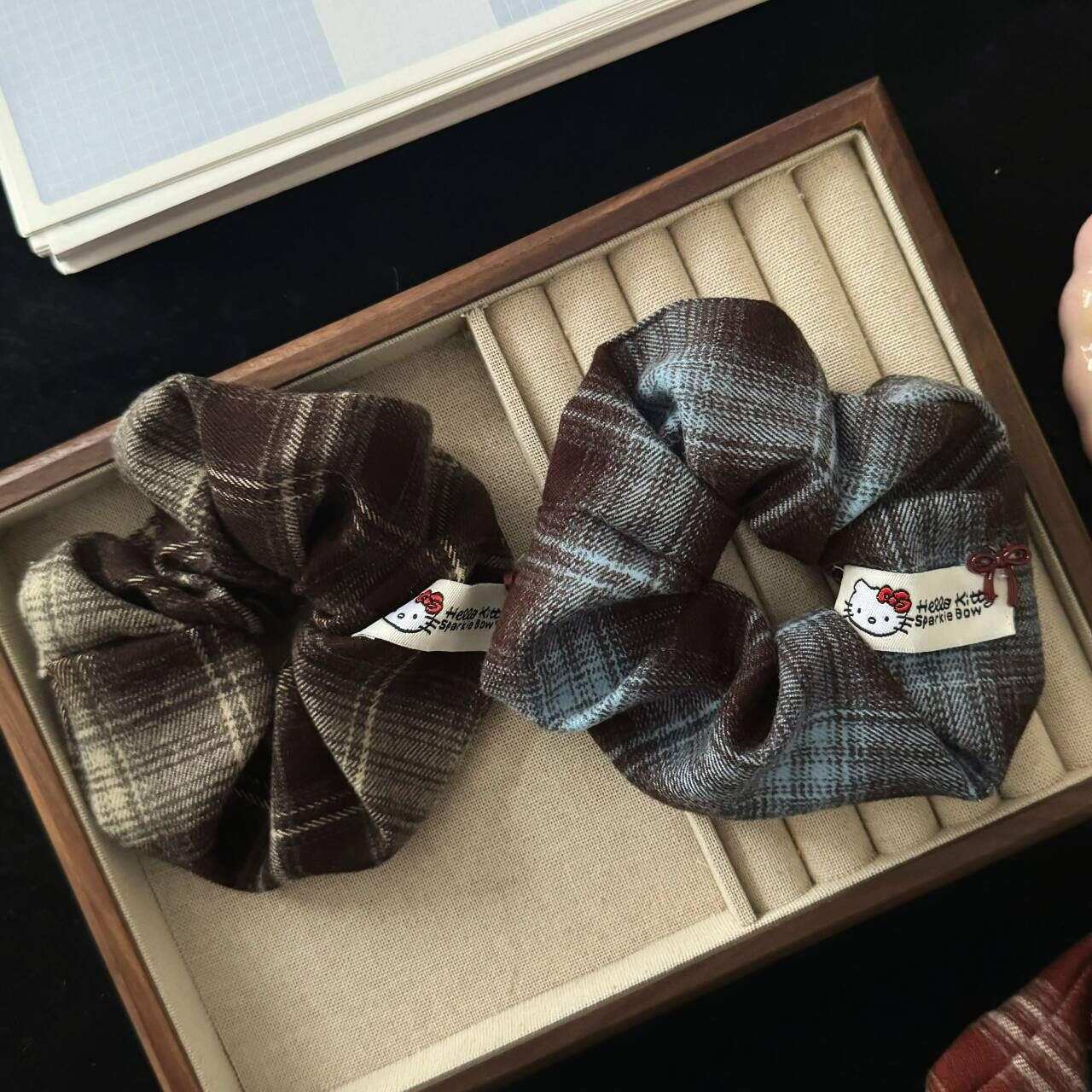 《6591》Hello Kitty時尚格紋大腸髮圈