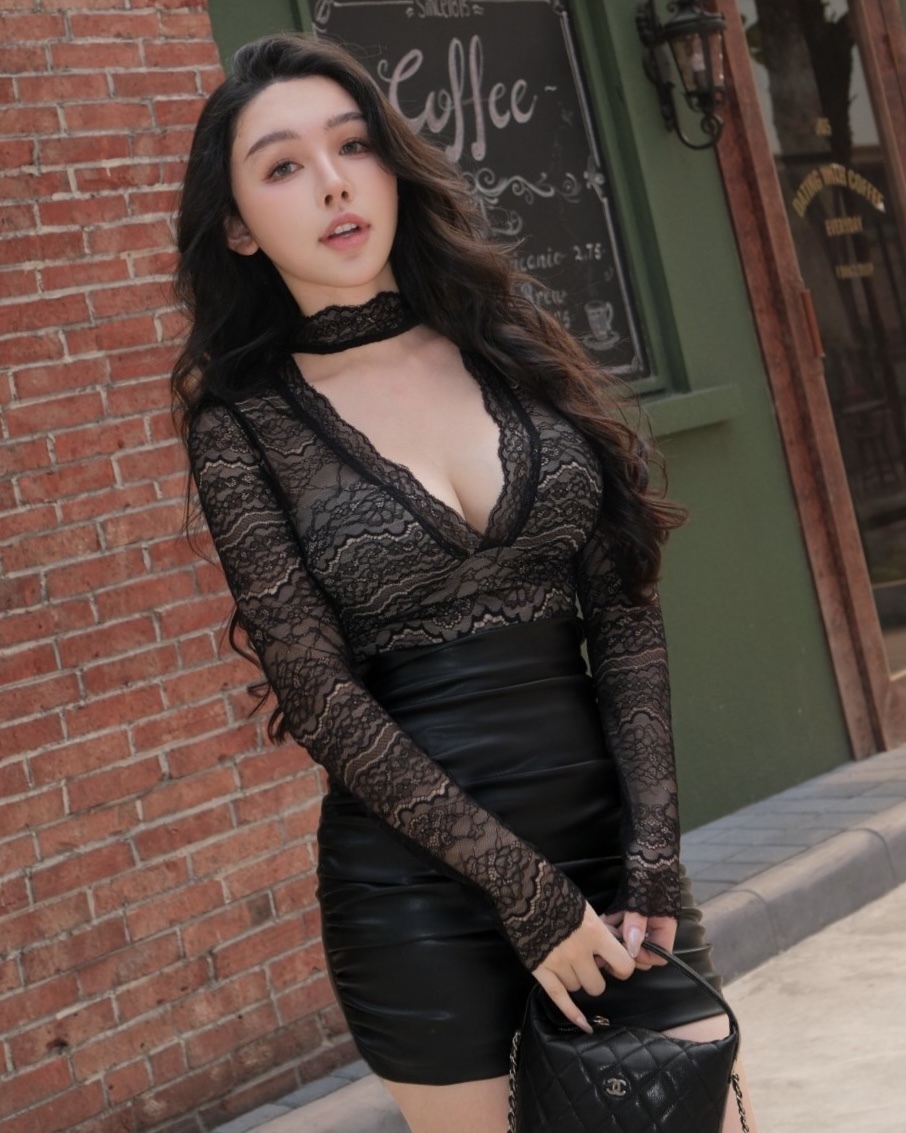 訂製-性感波紋蕾絲Ｖ領繫脖上衣