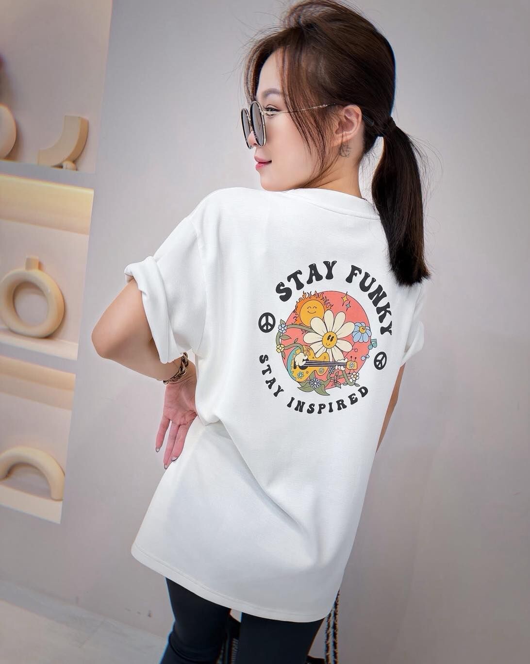 【可愛又百搭的笑臉花兒字母造型棉tee】（預購）