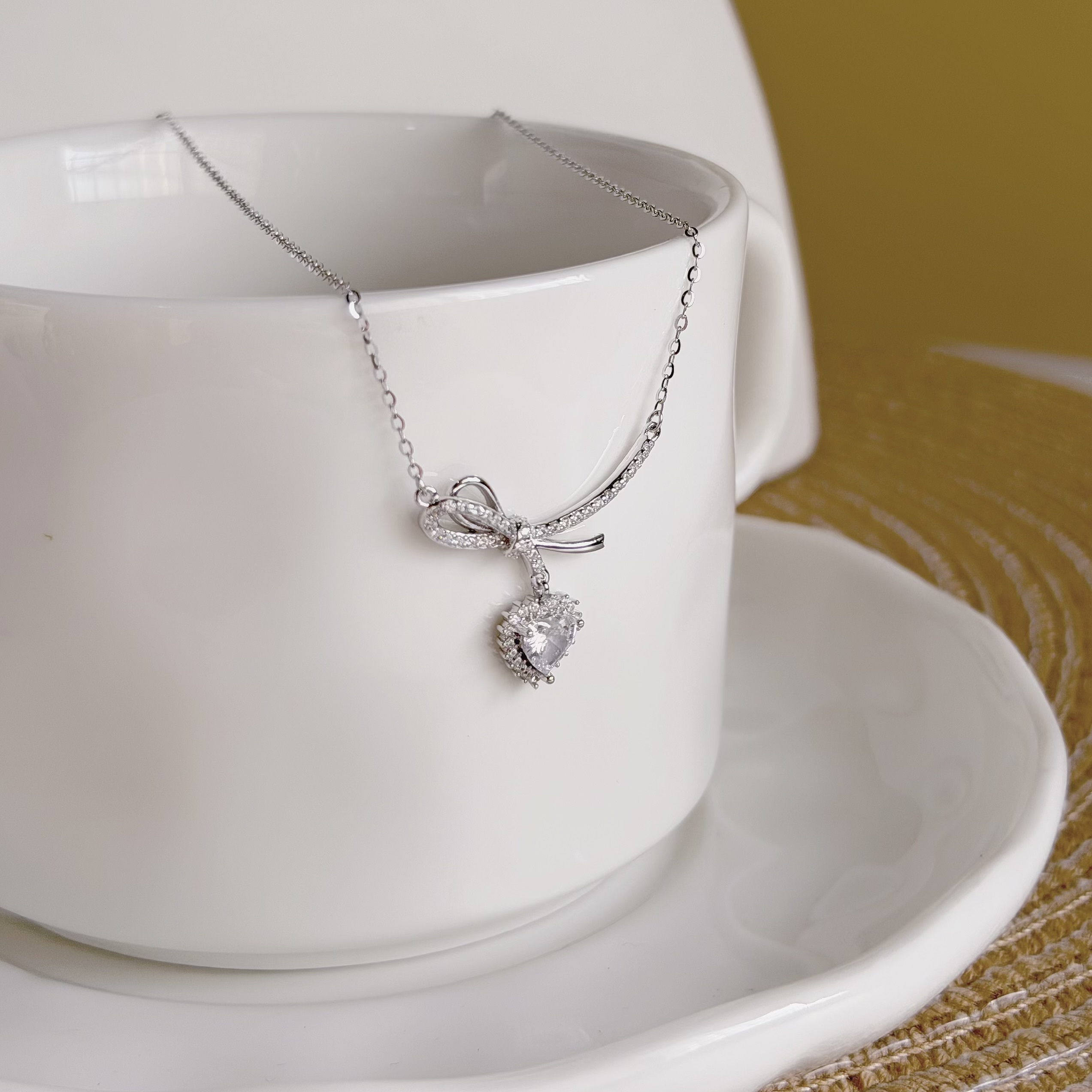 Y428蝴蝶結垂吊愛心純銀鎖骨鏈