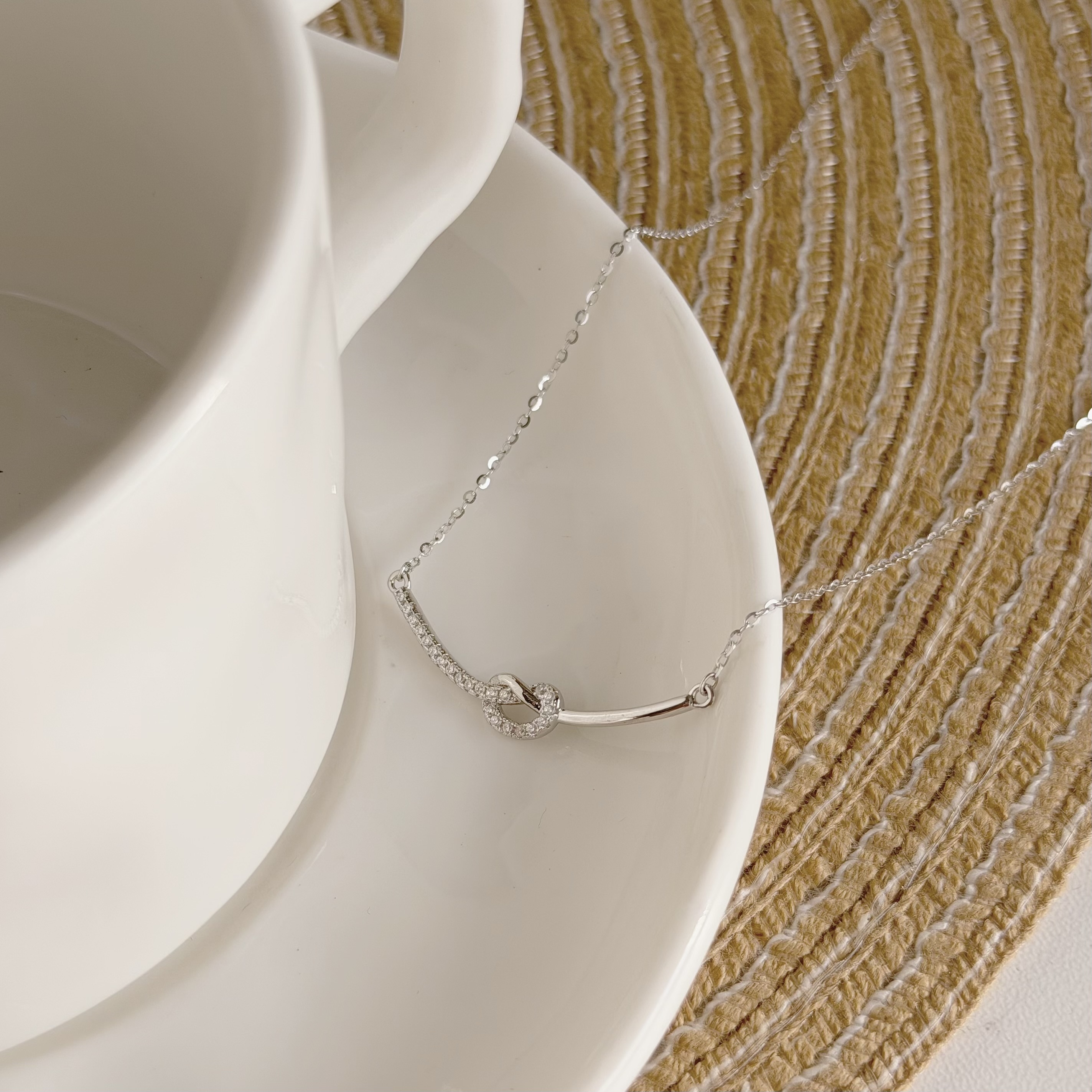 D110【輕奢】排鑽微笑愛心純銀鎖骨鏈