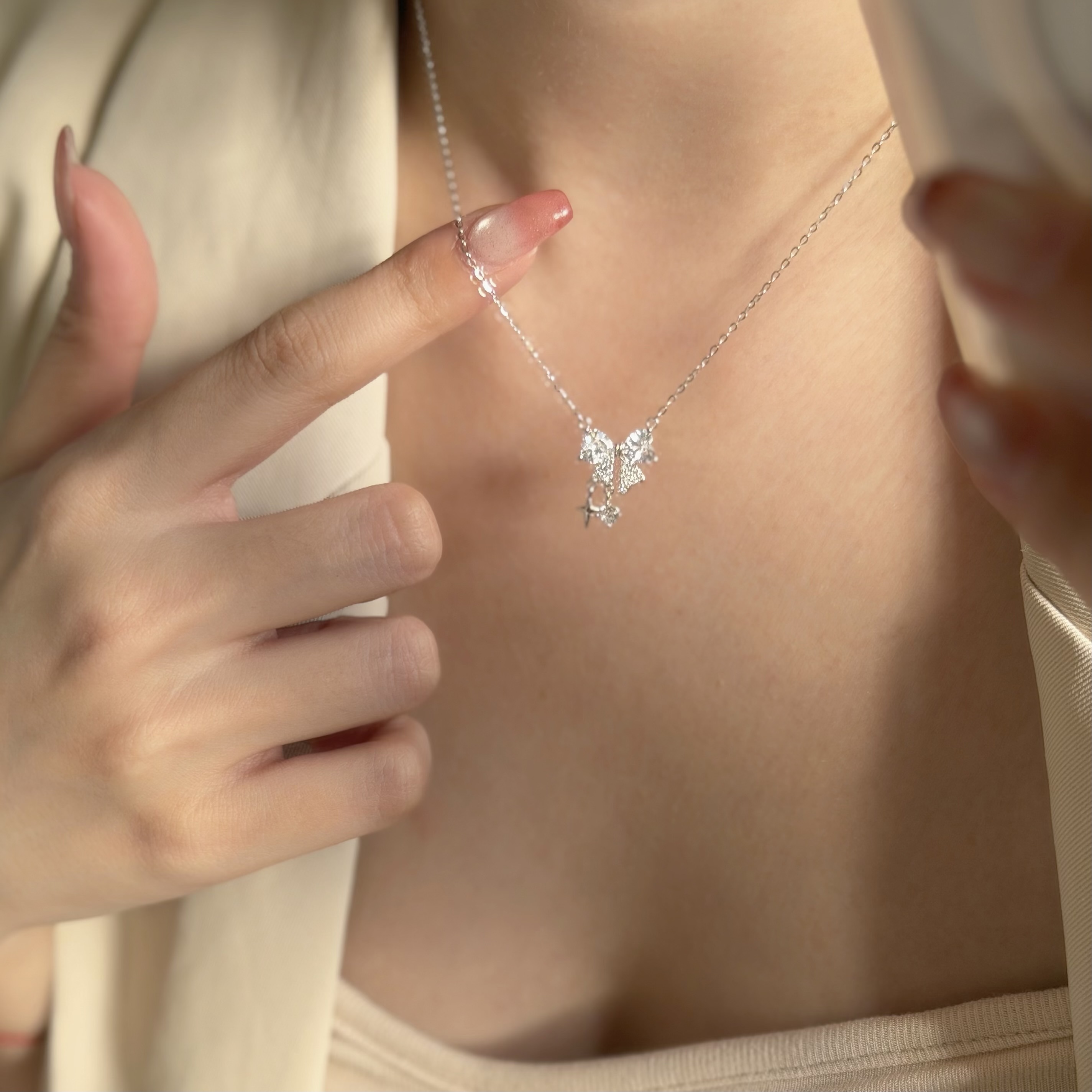 D111【輕奢】鋯石蝴蝶結垂吊純銀鎖骨鏈