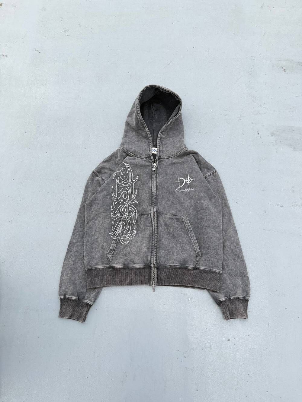 【9090】0228 發售 Tribal Logo Zip Hoodie