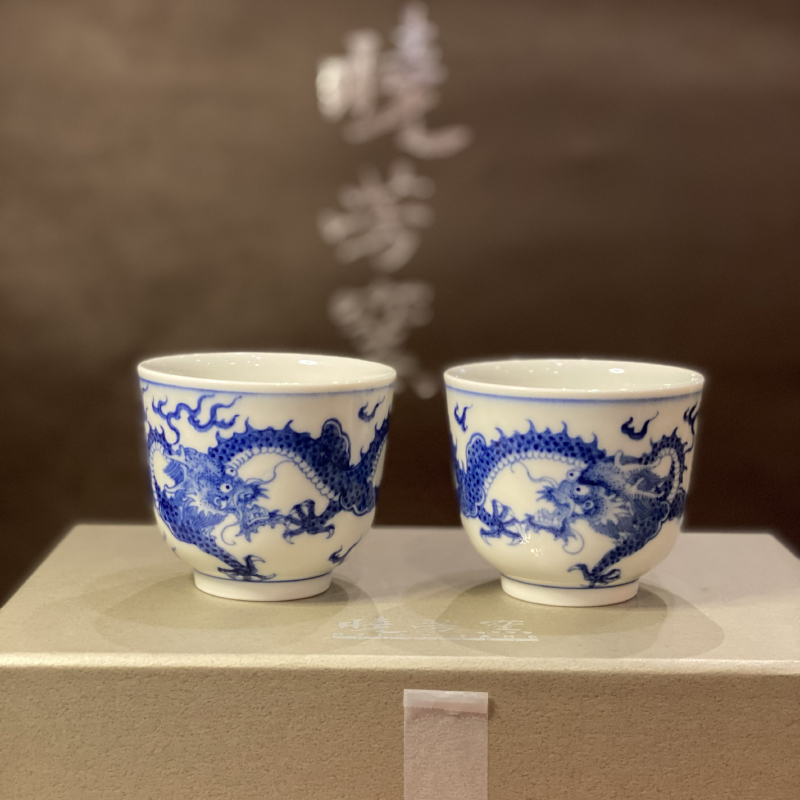 台湾　蔡曉芳　暁芳窯　赤絵龍波文　梅瓶　D　6086E i-img903x1000-