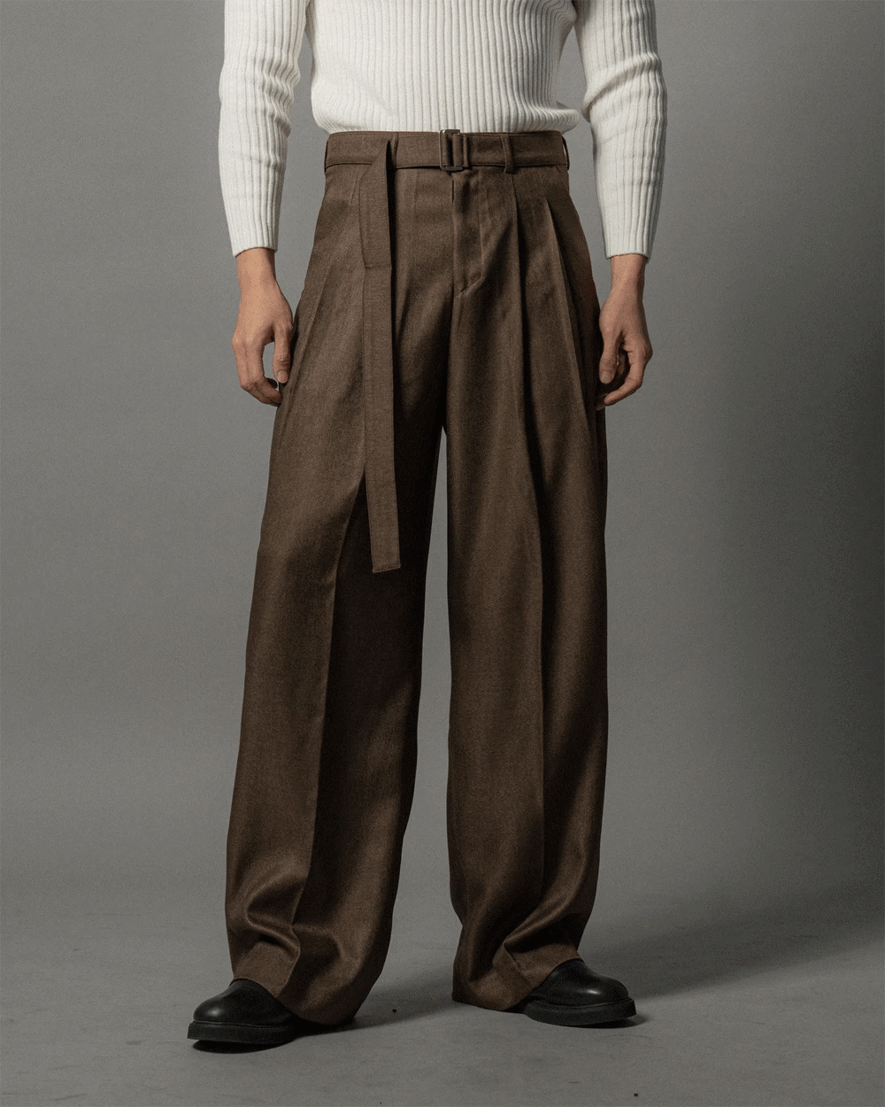 腰帶雙褶西裝褲