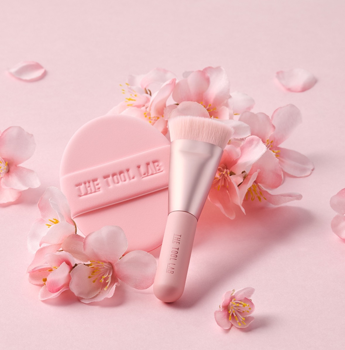 THE TOOL LAB 刷具+粉撲組 櫻花季粉色限定版