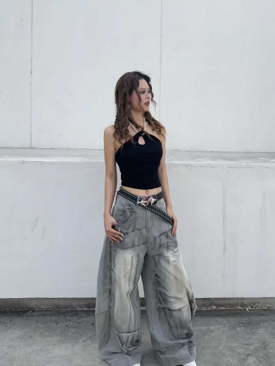 《S.V》髒染水洗立體彎刀褲