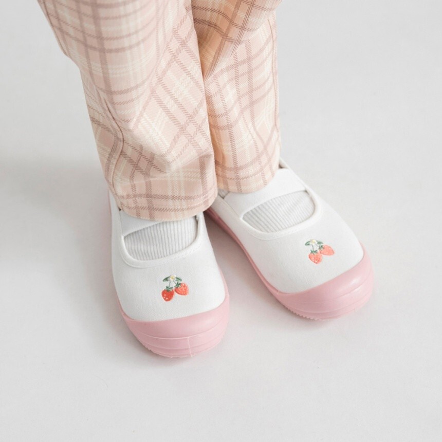 日本 15-19cm 刺繡兒童室內鞋 4款