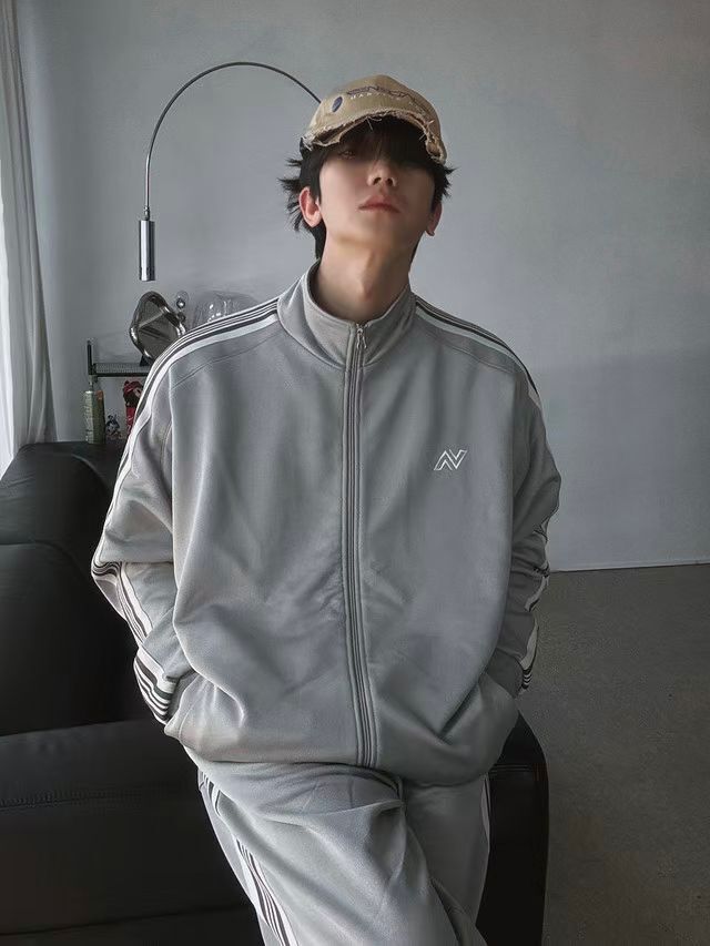 企領英文字拉鍊外套 AVOIR-002JK