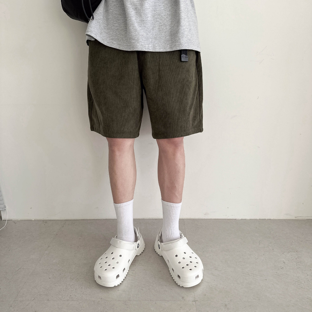 韓國 細燈芯絨 寬版短褲 休閒短褲 68685