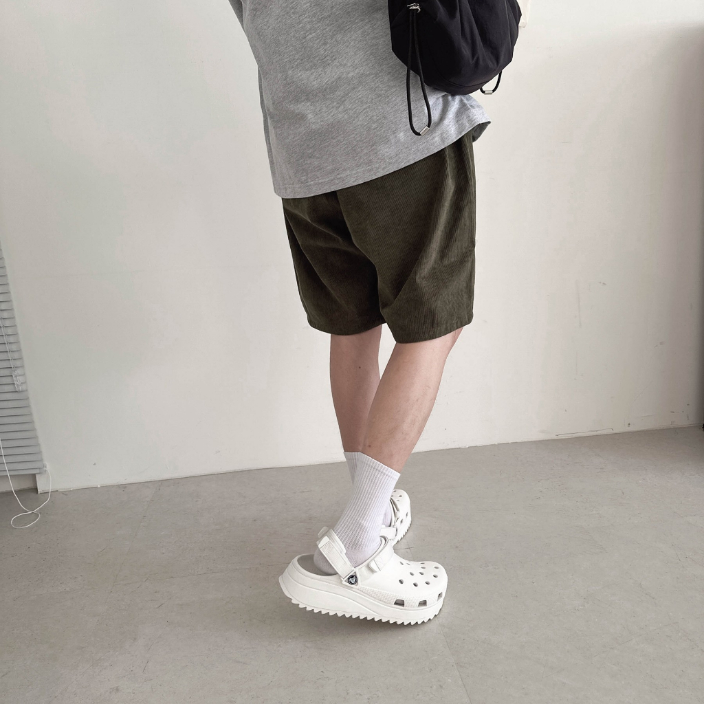 韓國 細燈芯絨 寬版短褲 休閒短褲 68685