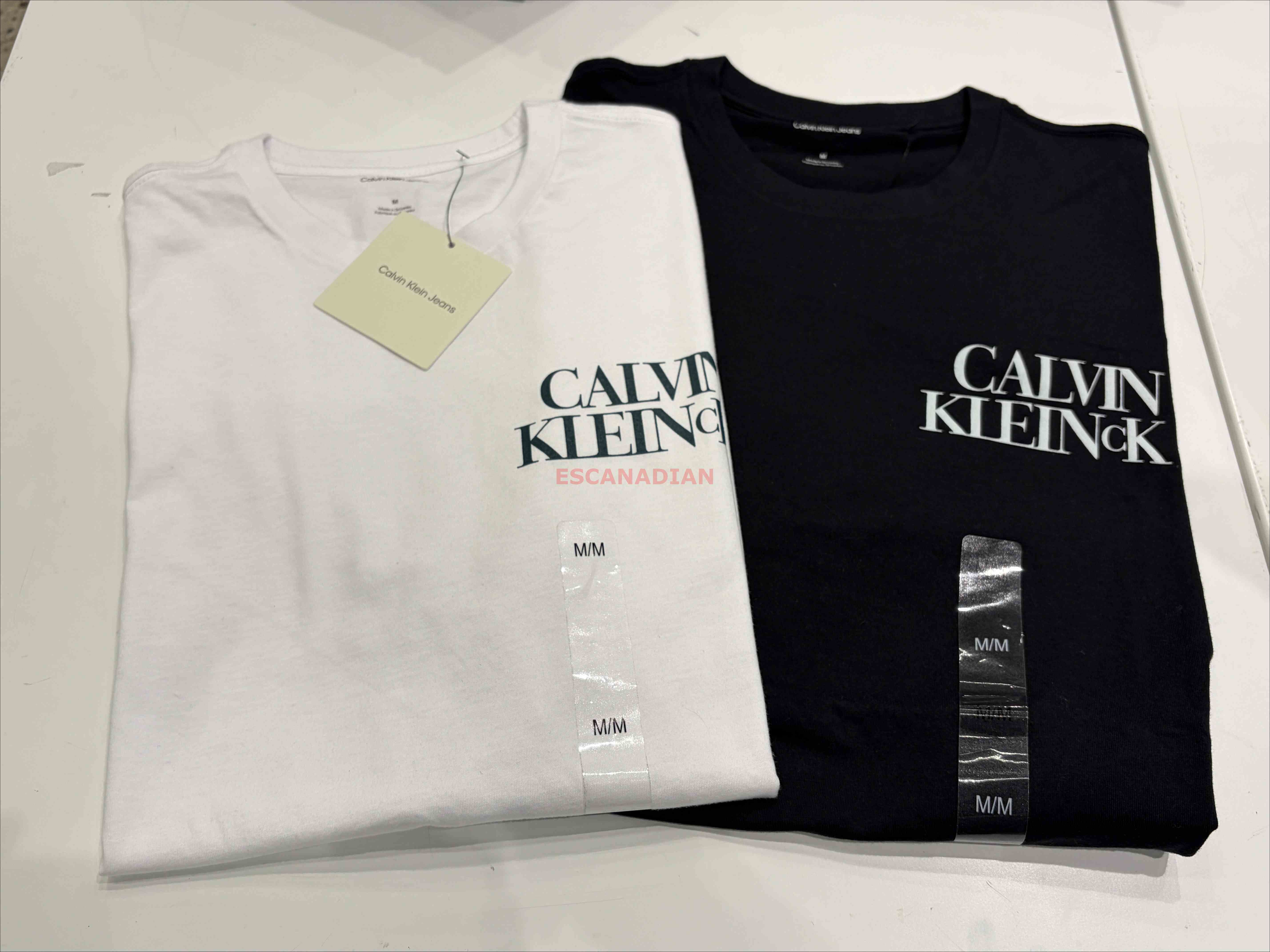 CK 男大人 胸前 經典字樣圖案 短TEE (2色)