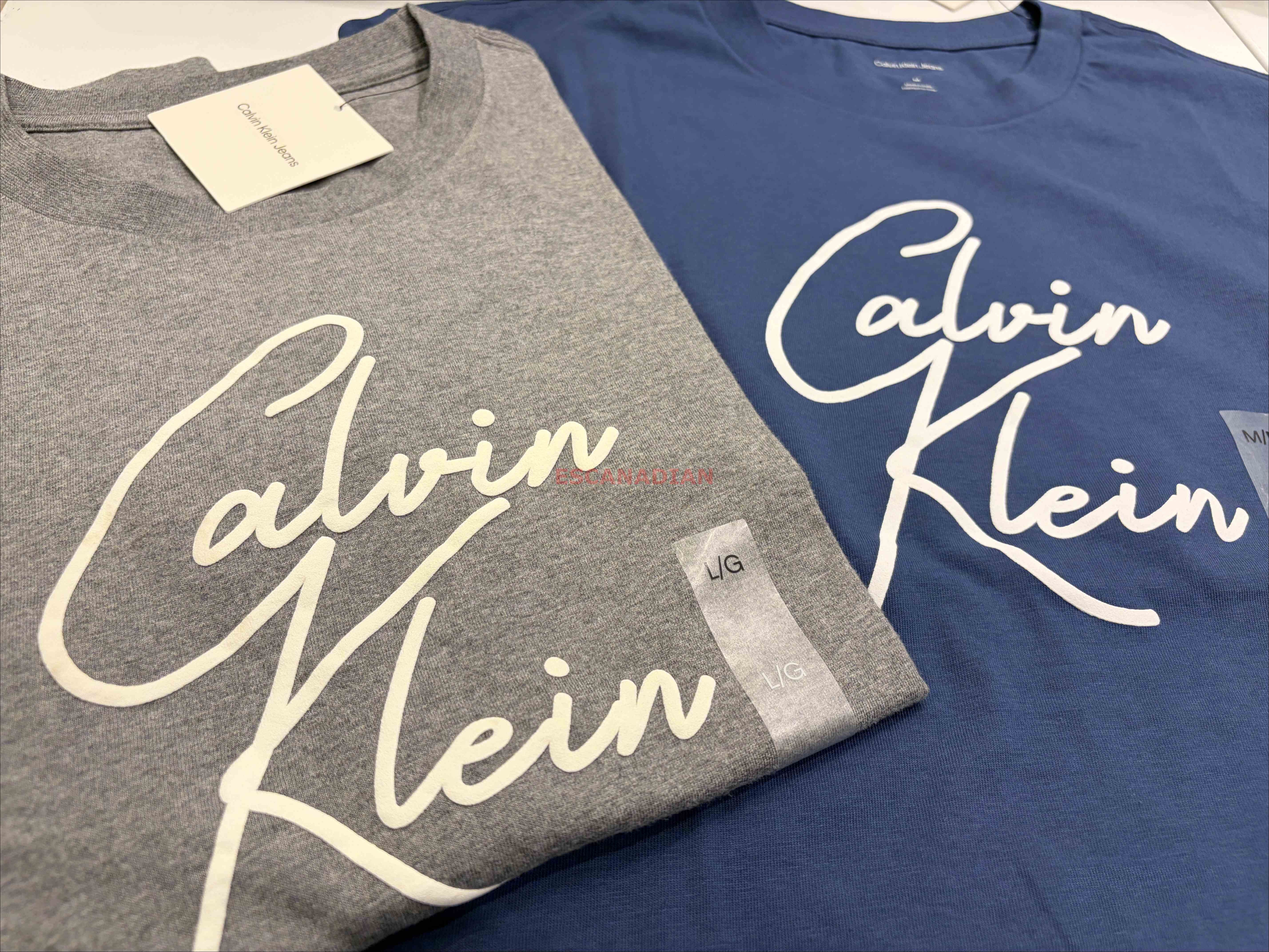 CK 男大人 草寫字樣 小厚磅 短TEE (2色)