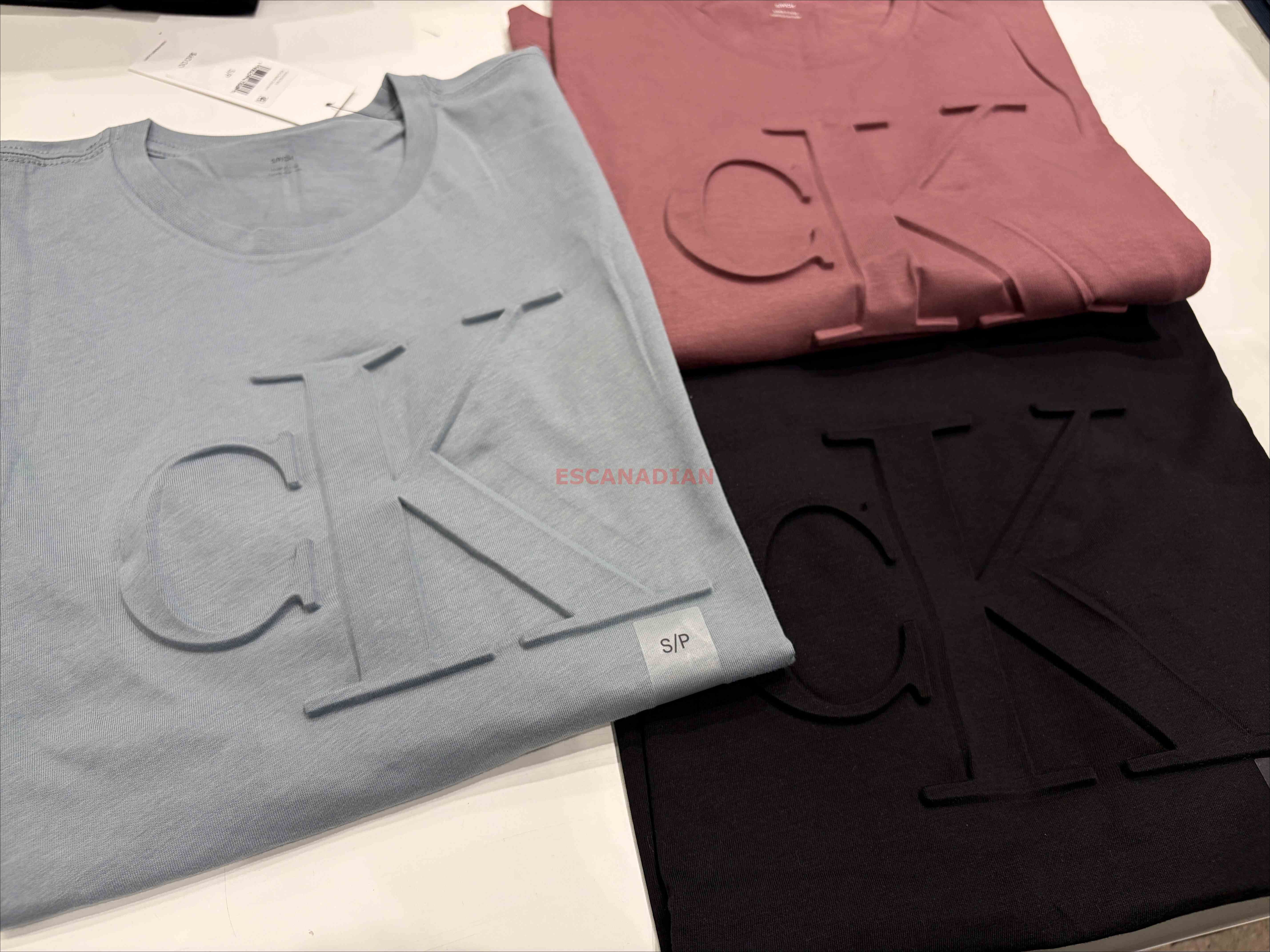 CK 男大人 立體壓印 大字樣圖案 短TEE (3色)