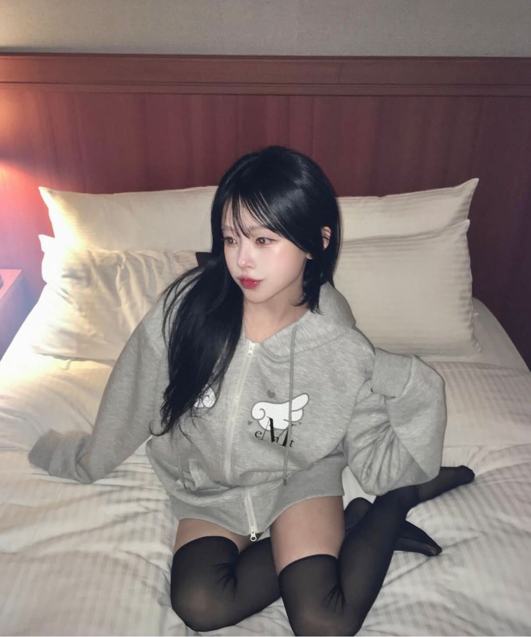 MUCENT SYLPH 點點 天使 刺繡 拉鍊 外套 P0000BMN