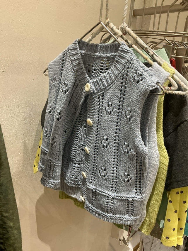 鏤空花紋針織背心