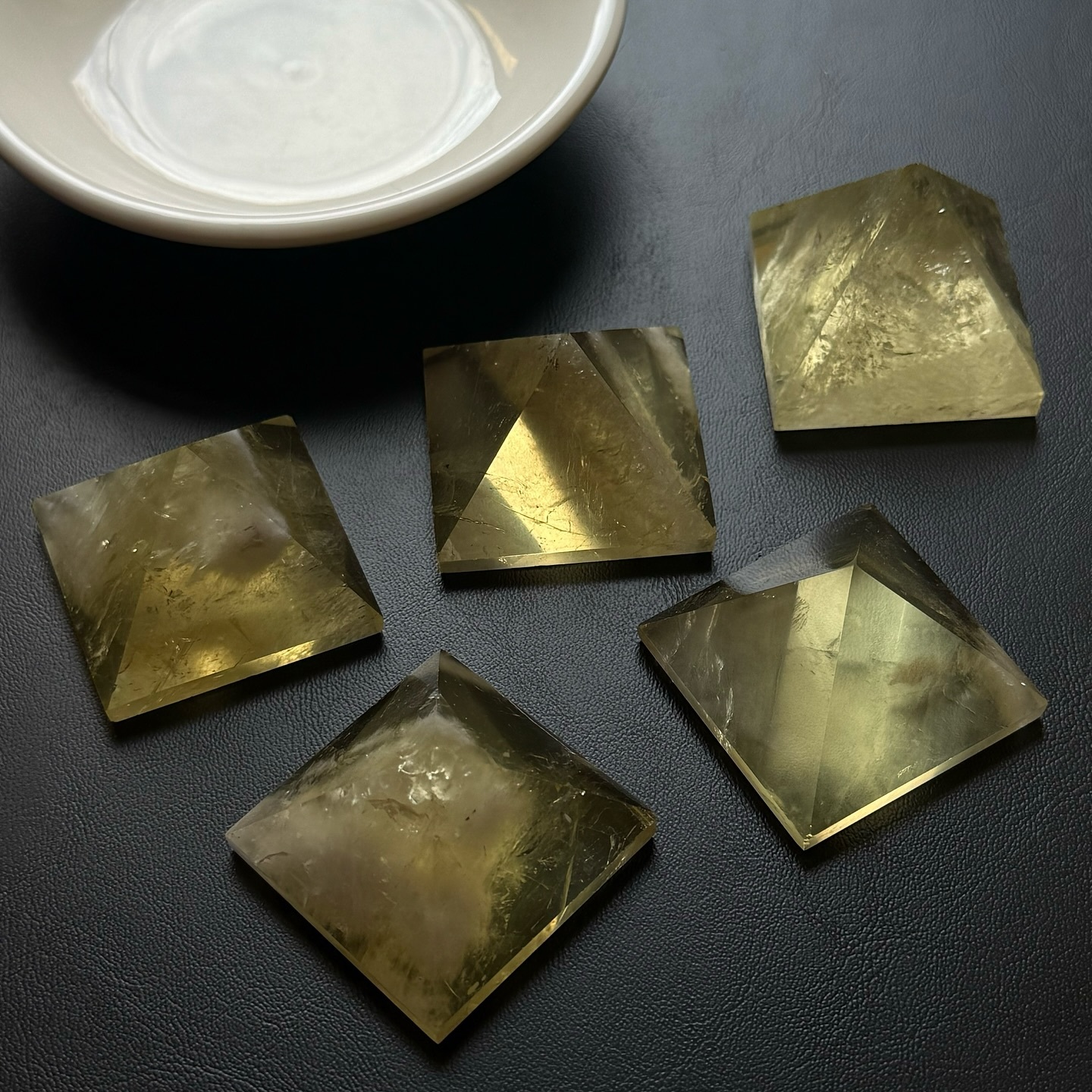 [原石] 黃水晶 金字塔