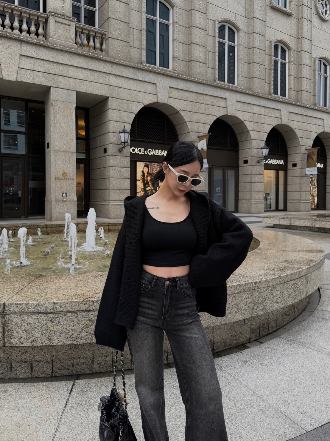 前口袋連帽針織外套