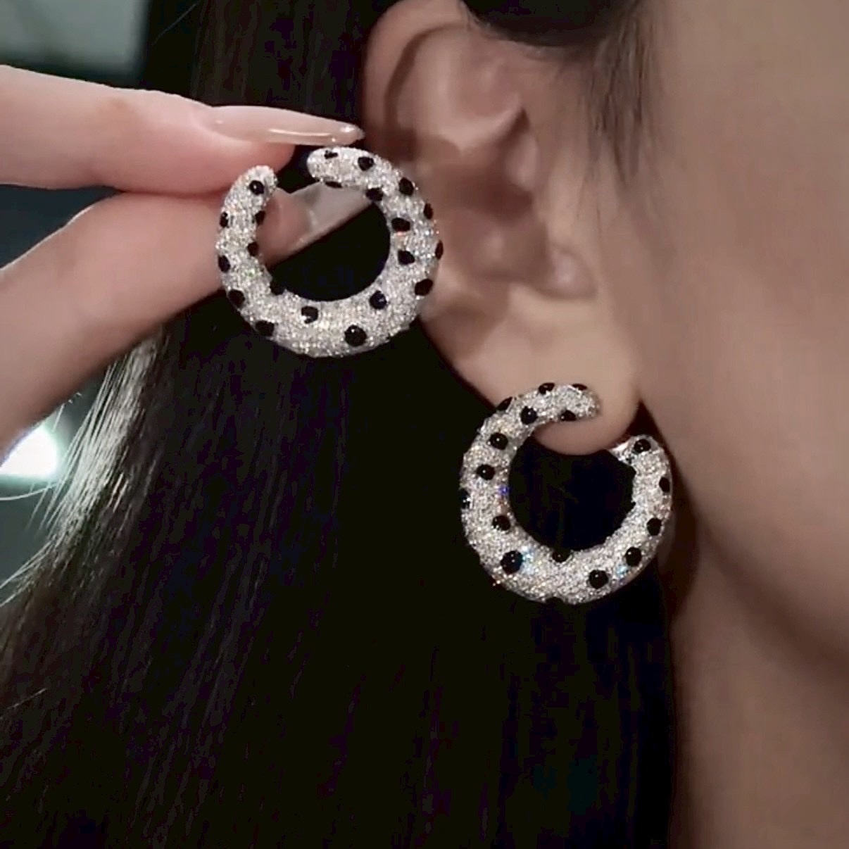 18k ct”Panthère高奢滿鑽盤繞獵豹紋定製耳釘