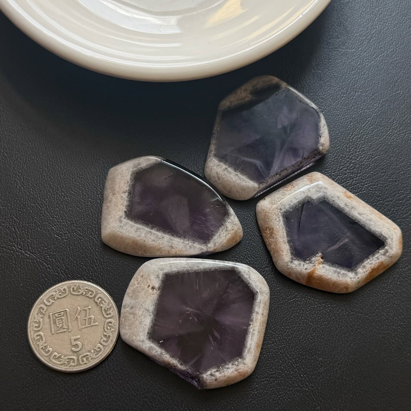 [原石] 達畢茲紫水晶 帶母岩