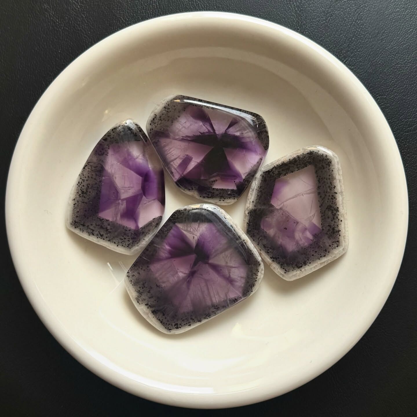 [原石] 達畢茲紫水晶 帶母岩