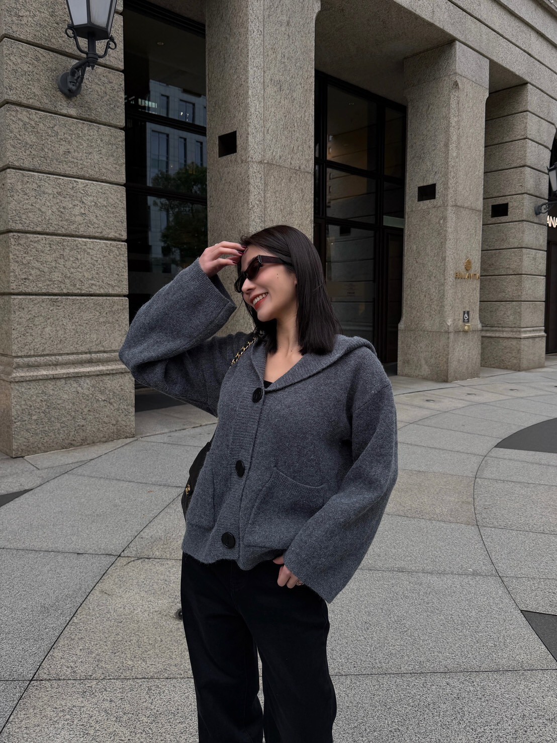 前口袋連帽針織外套