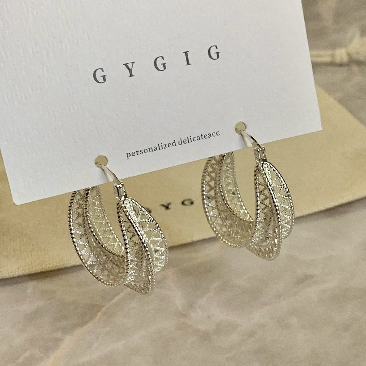 Gy”Lullaby高雅白銀鏤空蕾絲大耳釦釘圈