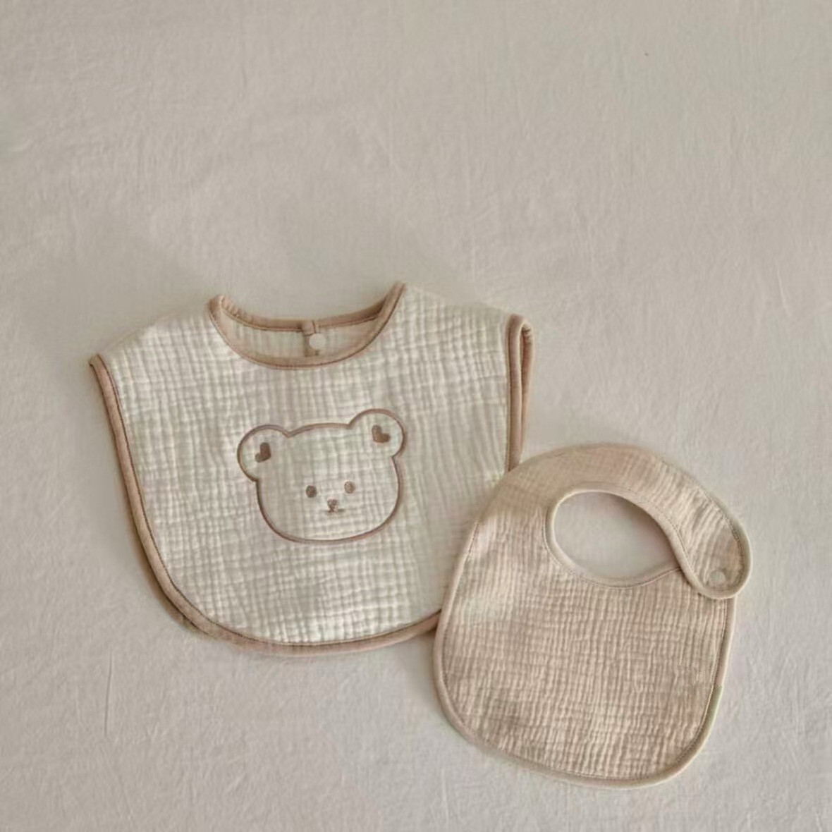 《2919》韓系刺繡小熊綿紗布圍兜