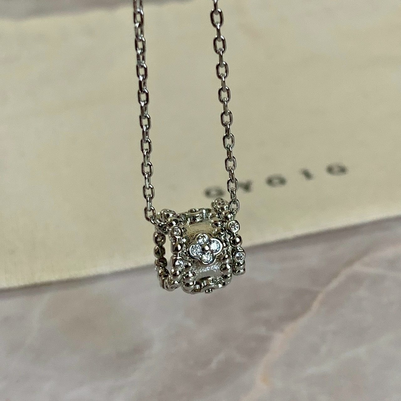 Gy”Dusty低奢白金萬花筒四葉草”多環垂墜項鍊