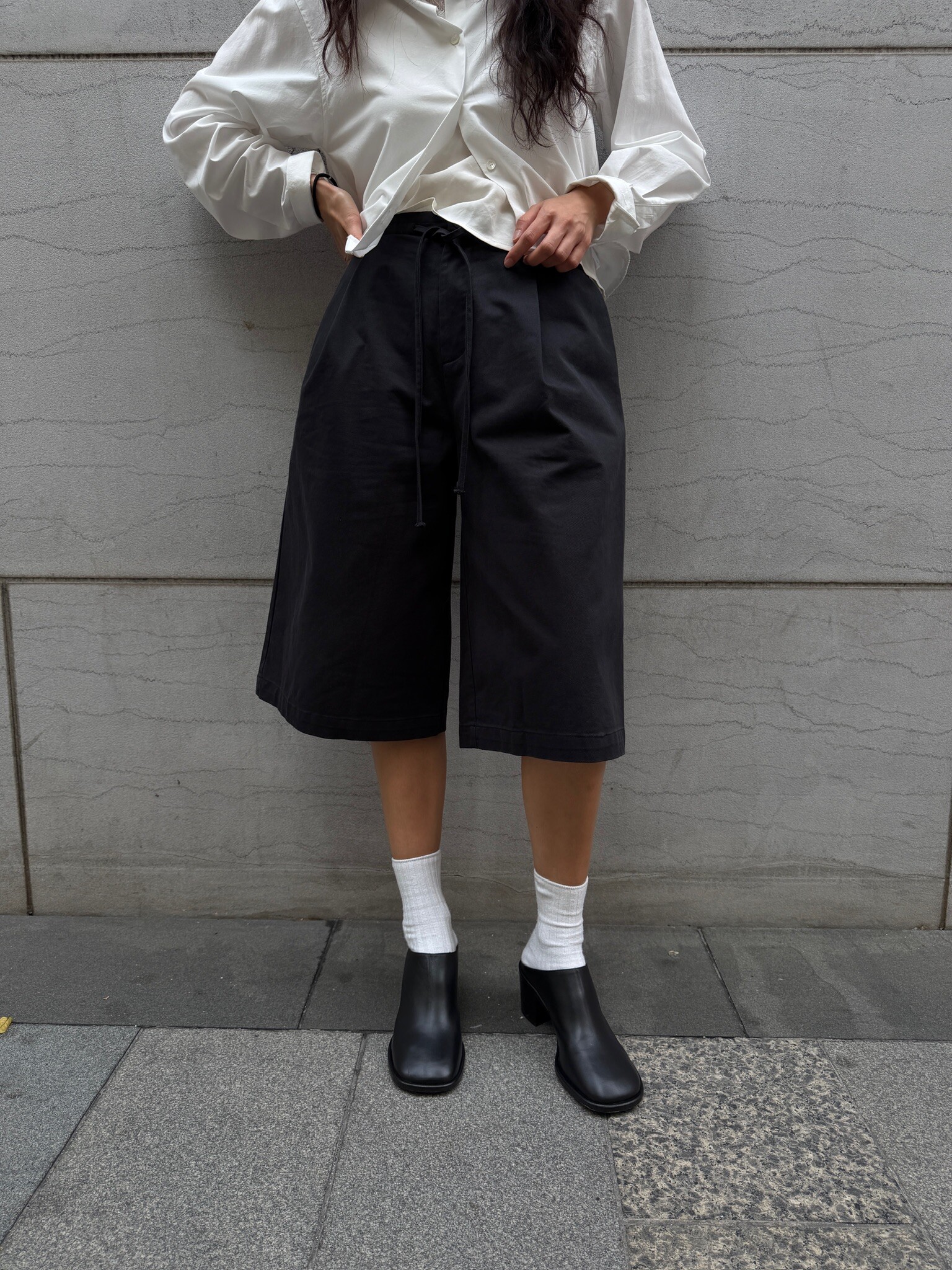 Knees length shorts pants