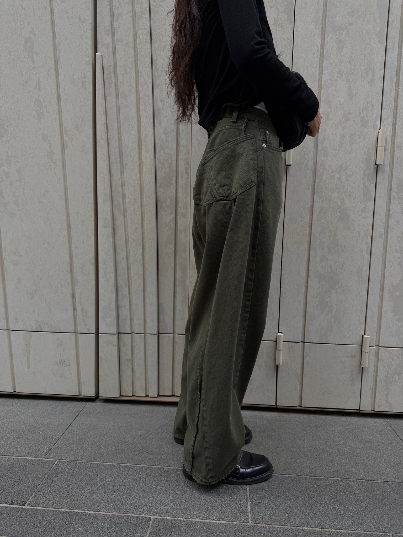 Army green cutting baggy jeans