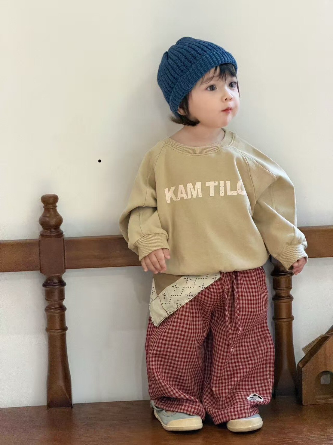 微寬鬆字母大學T