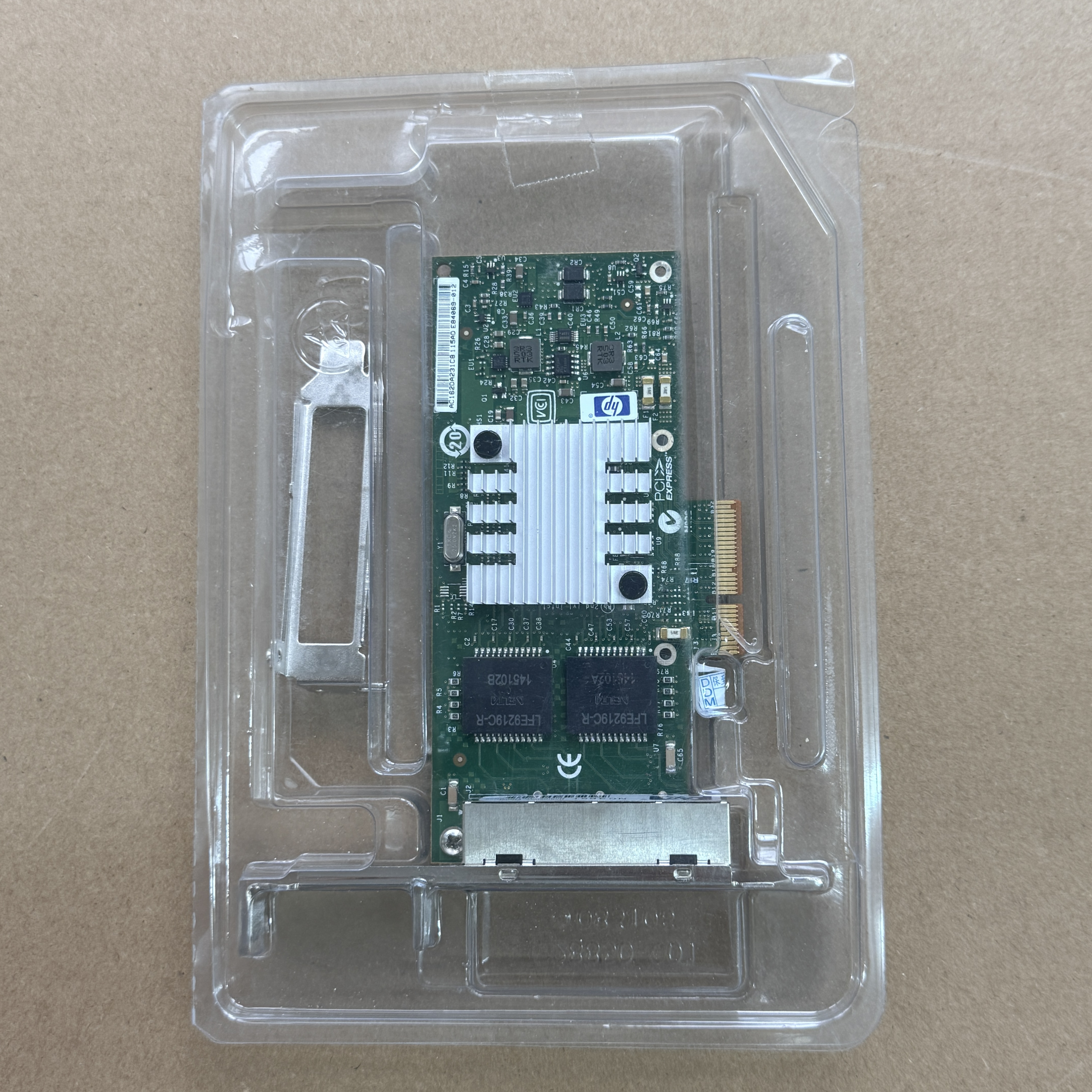 593722-B21 HP NC365T 4-PORT ETHERNET SERVER ADAPTER (翻新)