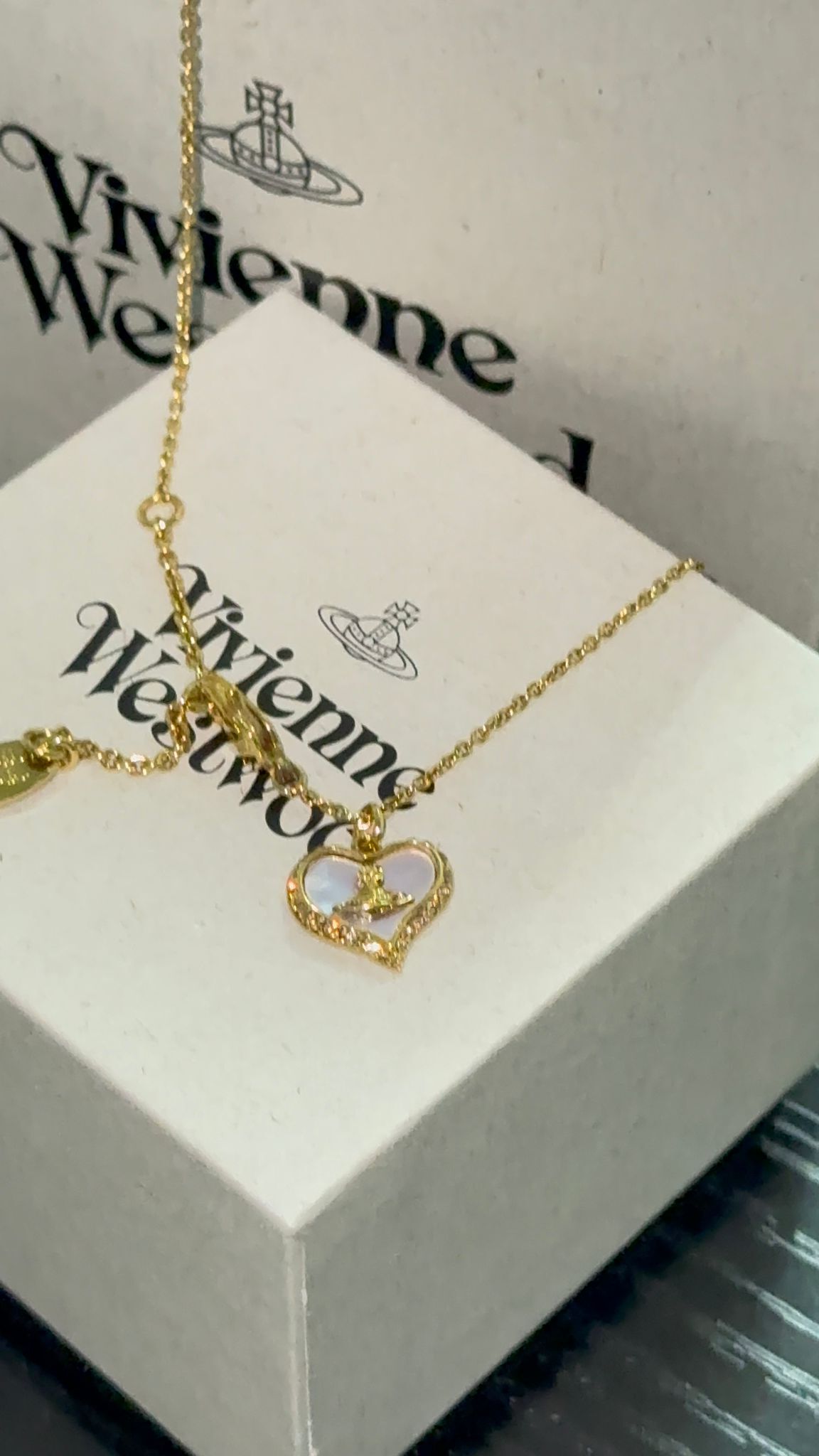 Vivienne Westwood - Petra Pendant Necklace 心型頸鏈 紫貝母 x Gold