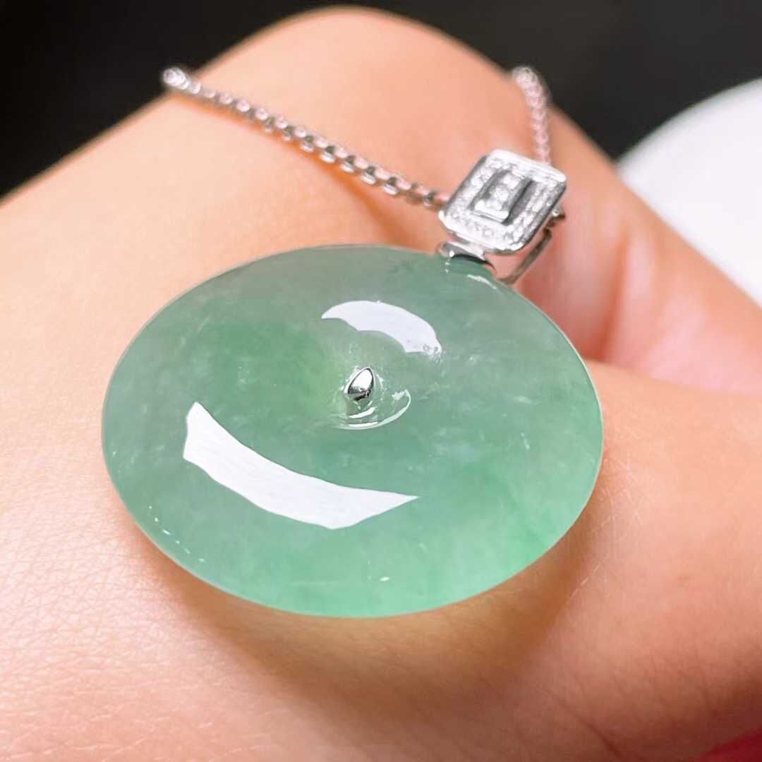 129427 翡翠平安扣吊墜 (23.9mm直徑)