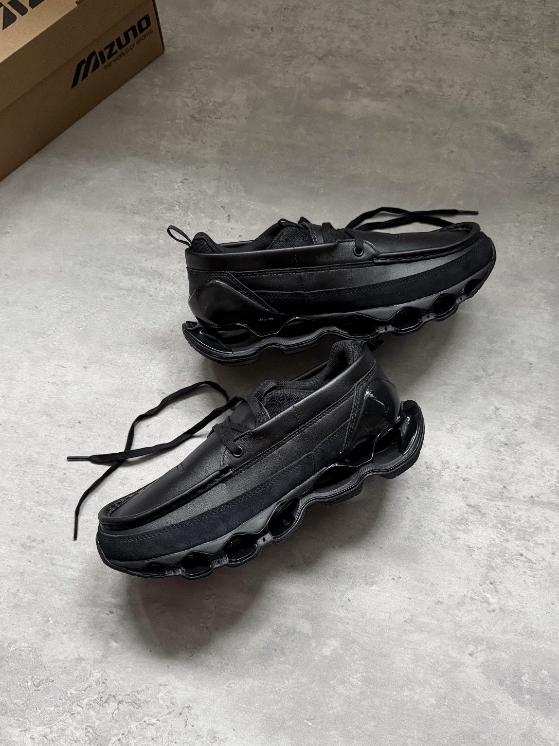 MIZUNO WAVE PROPHECY MOC 全黑 樂福鞋 解構簍空 男女鞋 D1GD261401 / 現貨