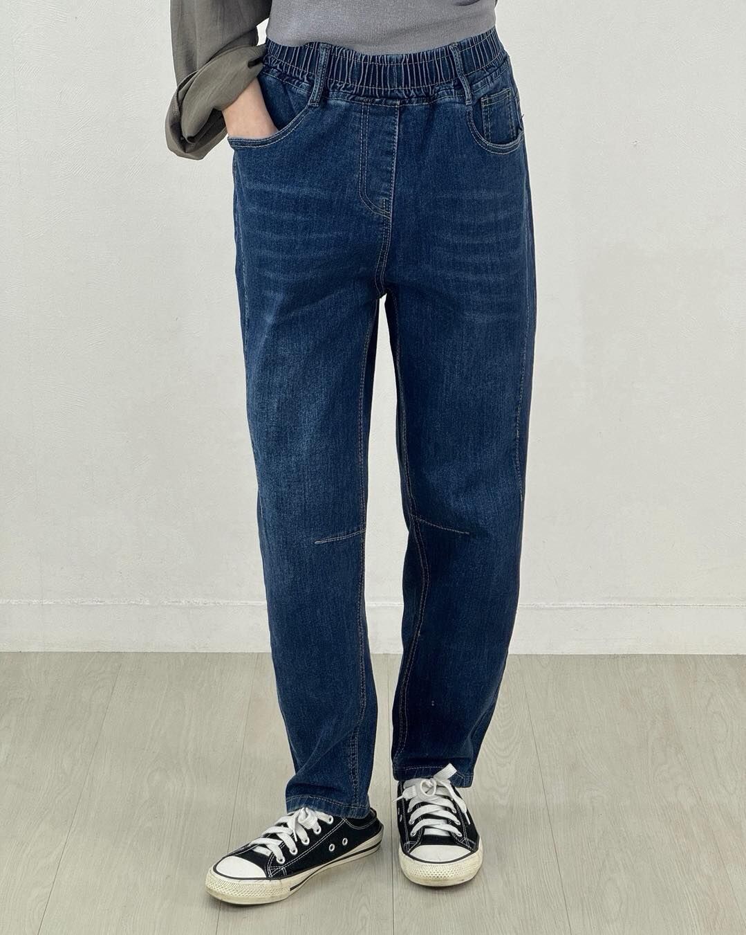 【休閒百搭的彈性腰圍9分修飾牛仔褲】（現貨）