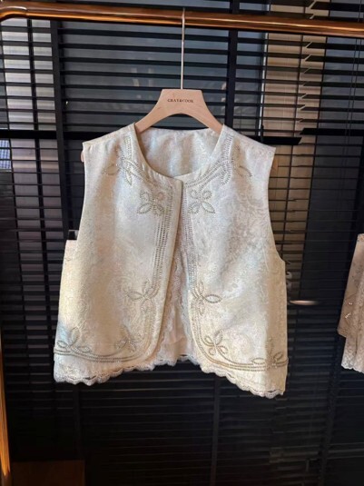 A55 GC2601121 米白色釘珠馬甲