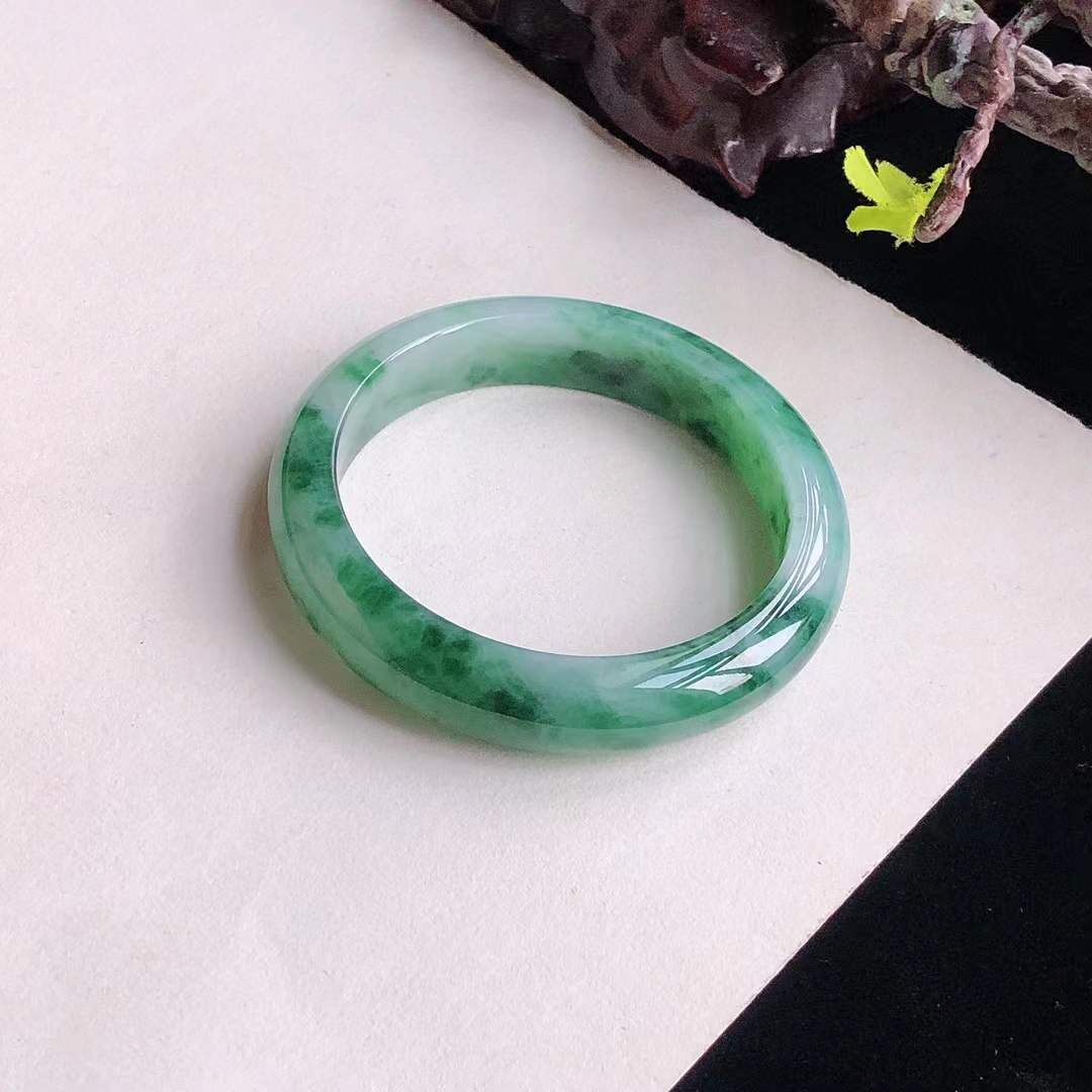 翡翠冰糯飄綠花正圈手鐲,天然翡翠A玉, 緬甸玉, Jade, Jadeite