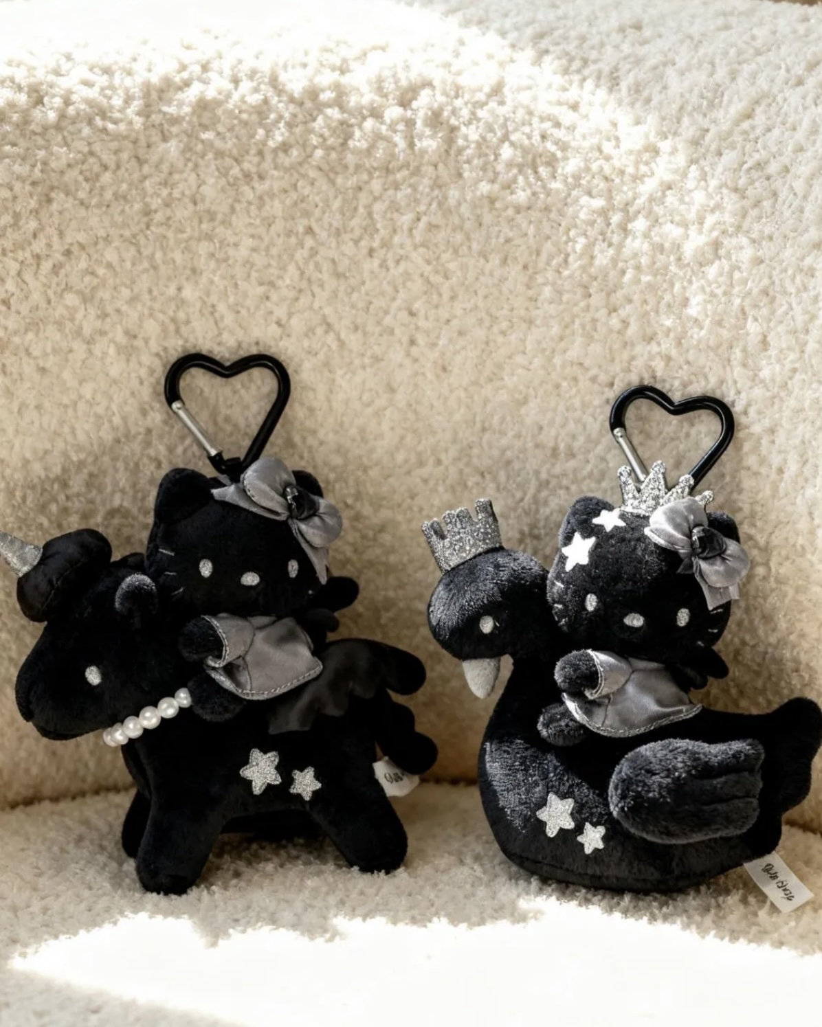 <日本限定>SANRIO 三麗鷗 HELLO KITTY 黑銀色 白色 獨角獸 天鵝 毛絨 吊飾 掛件