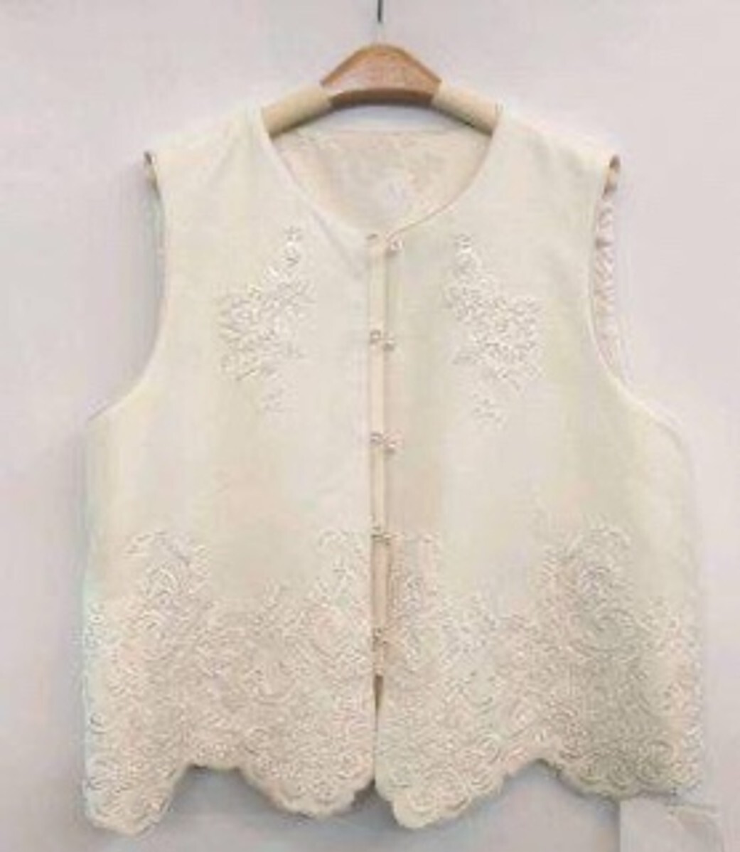 A60 59023 米白色刺繡馬甲