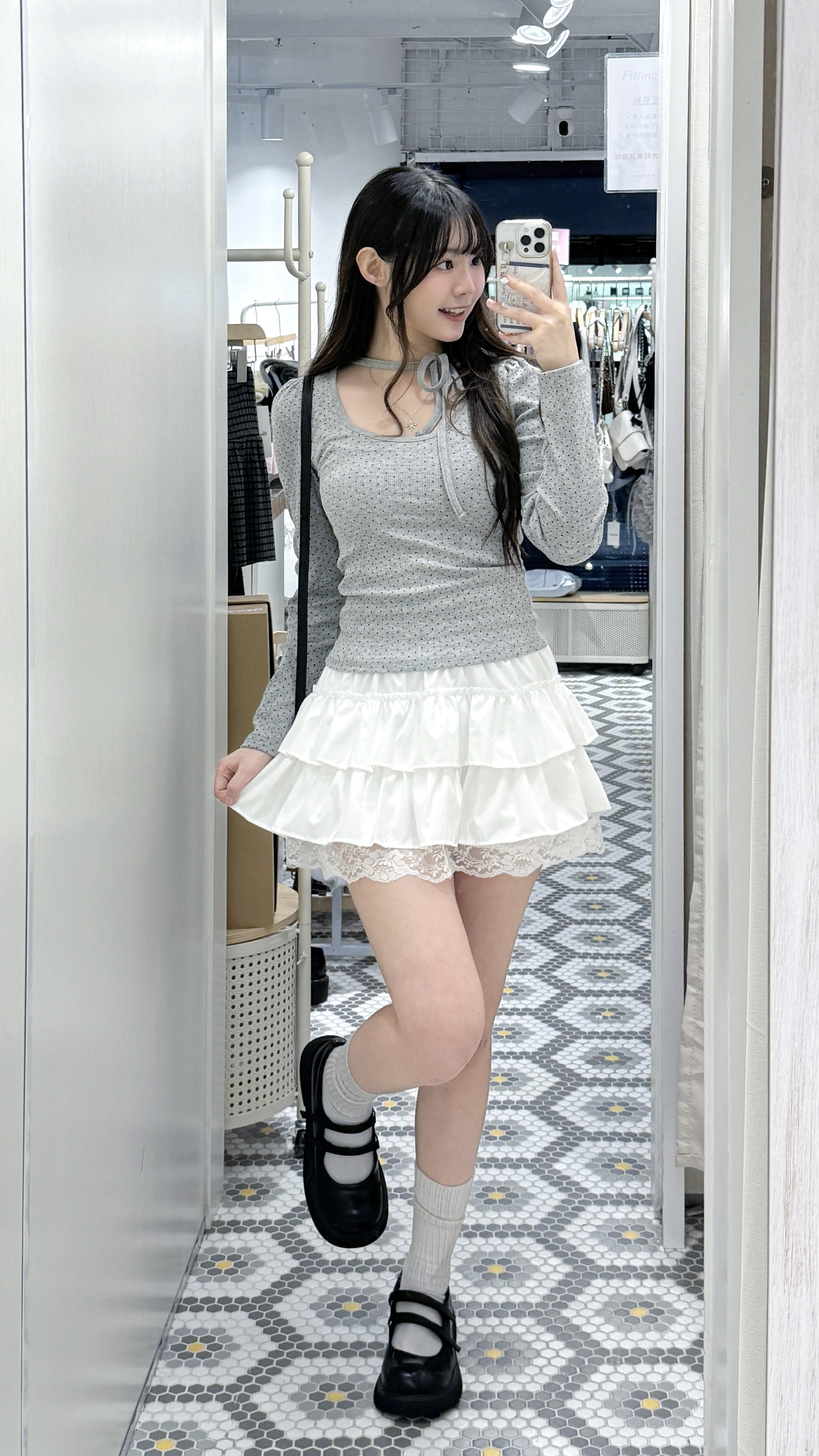 T1258｜韓妹必備！波點單肩綁帶上衣 🐻‍❄️ྀིྀི‧₊˚♪ 𝄞₊˚⊹