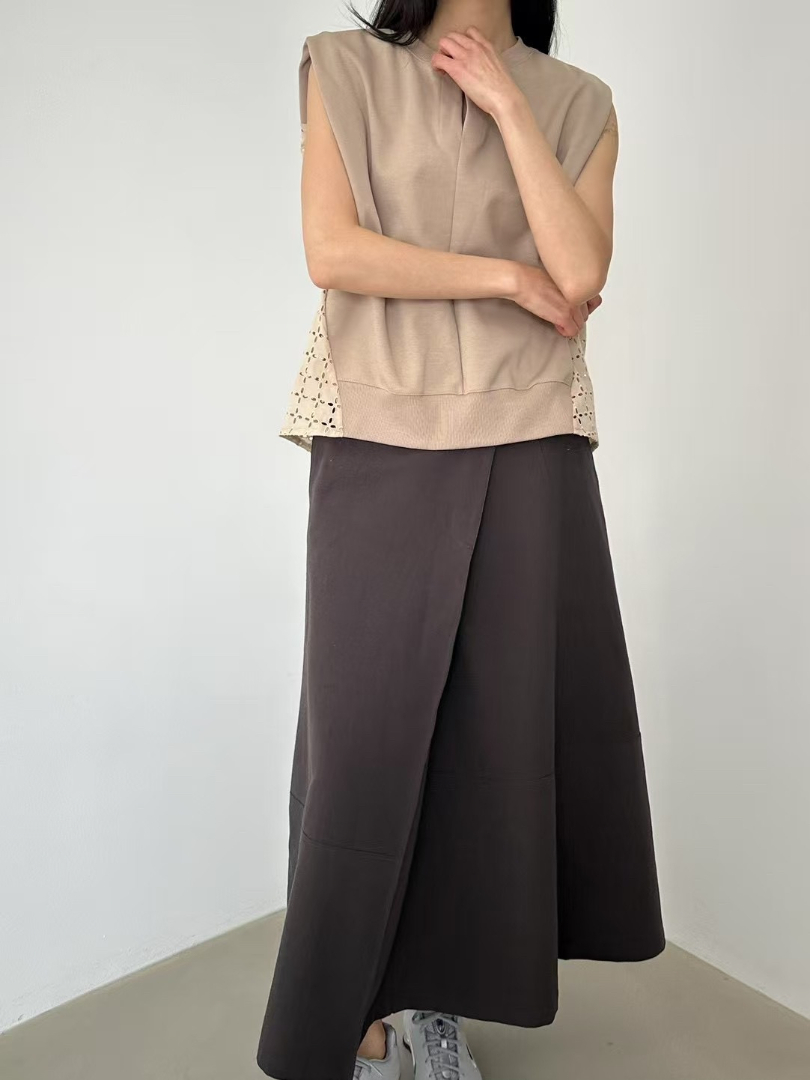 無袖顯瘦氣質上衣・前簡約後設計感背心