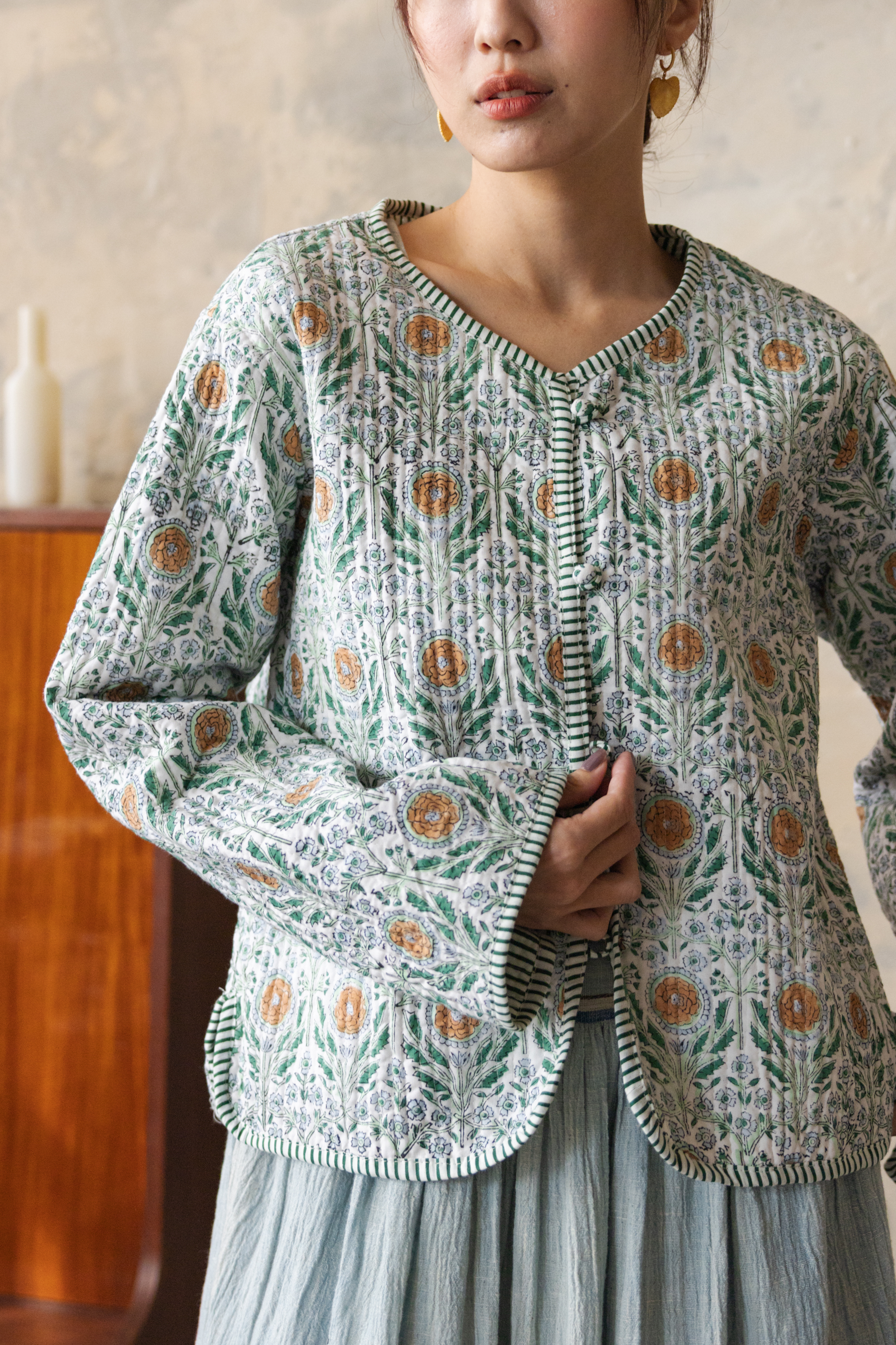 圓領長袖雙面穿外套_白底黃花