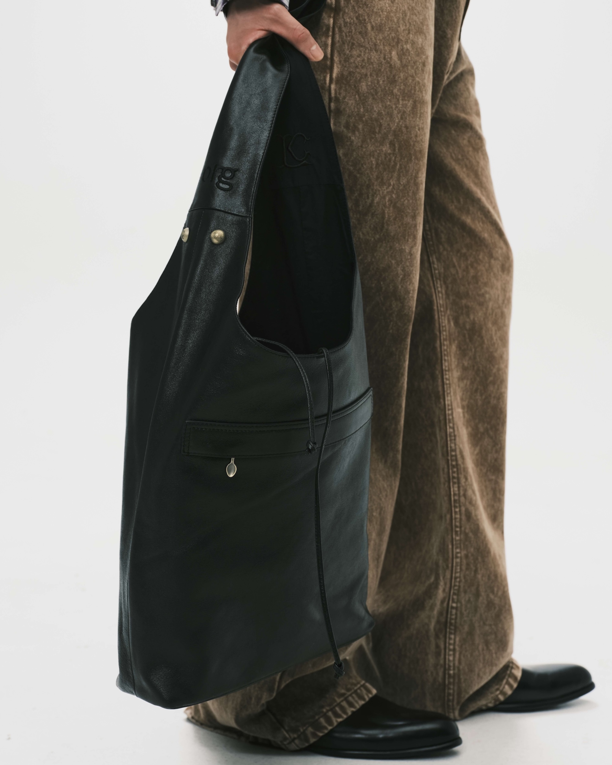 nul1.org X Liam Conner｜(nu-B16) - Luup Leather Bag  Liam Conner (Black)