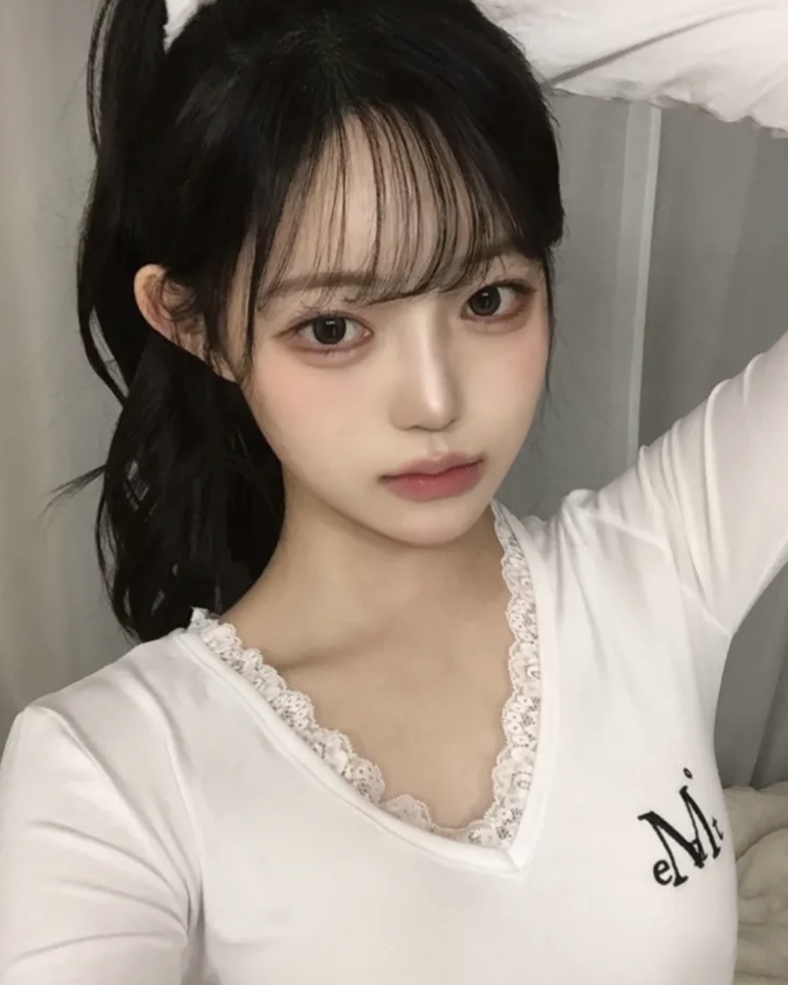 Mucent 蕾絲 純欲 V領 小標 長袖 三色